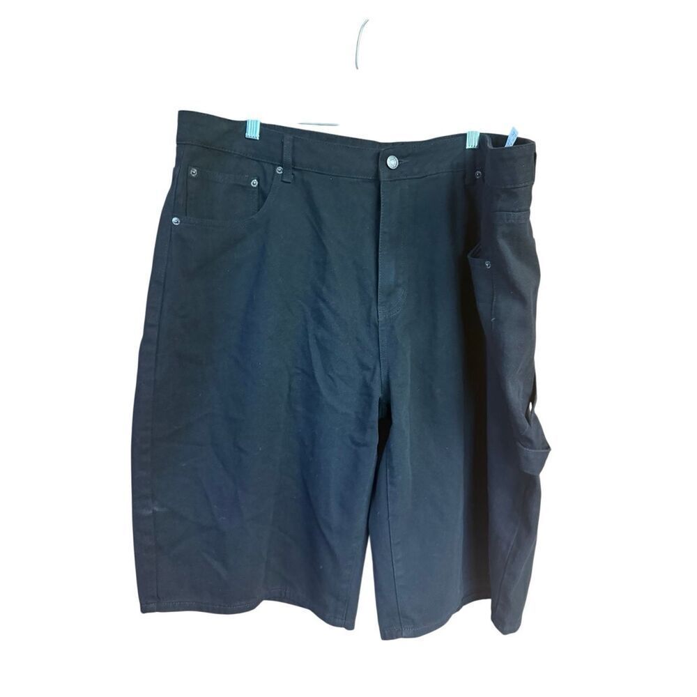 LBD Men’s Cargo Black Denim Shorts Sz 42/44 NWT